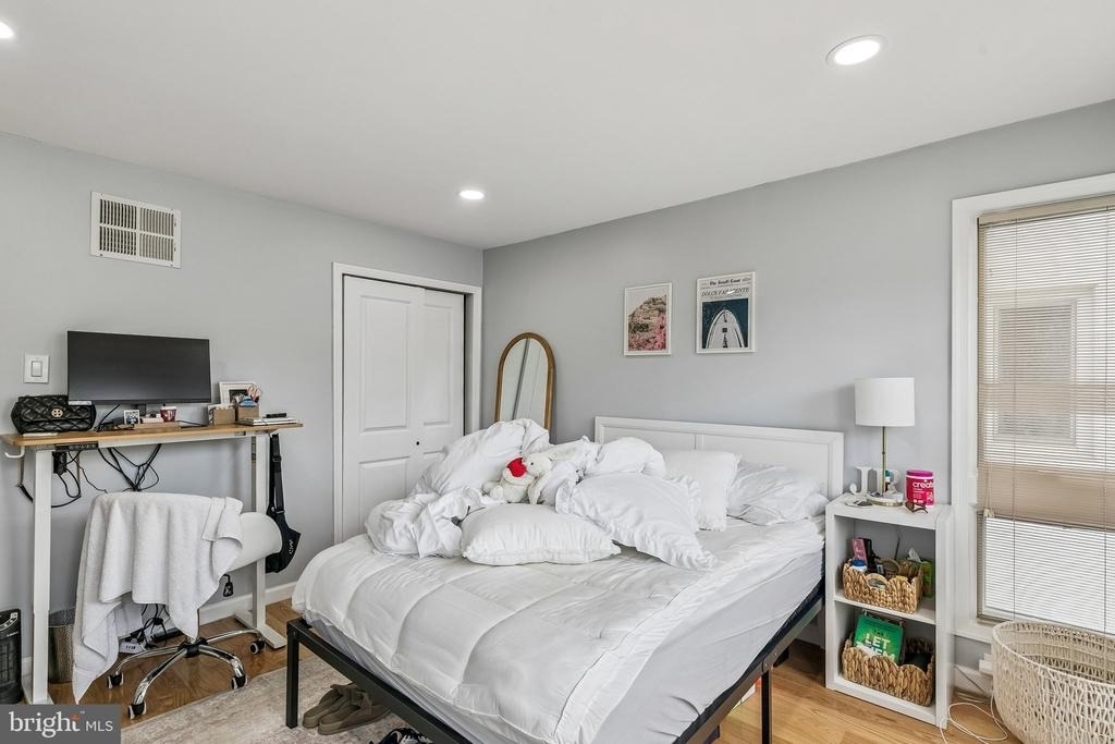 1130 Lombard Street - Photo 23