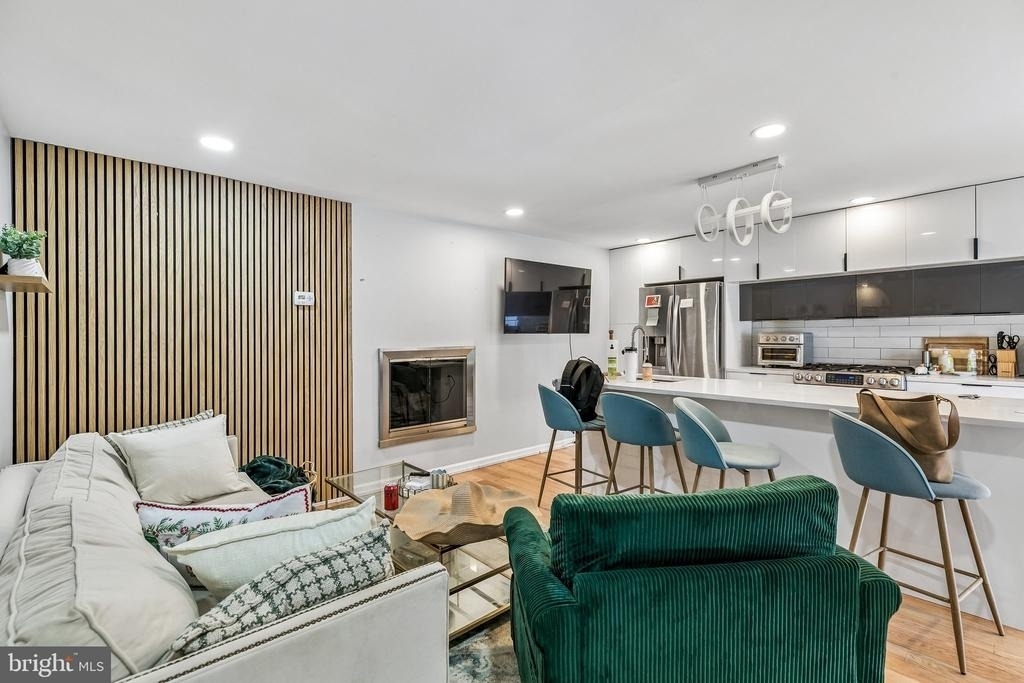 1130 Lombard Street - Photo 0