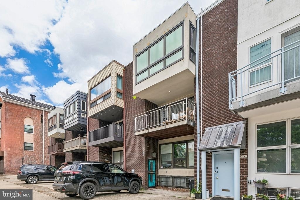 1130 Lombard Street - Photo 2