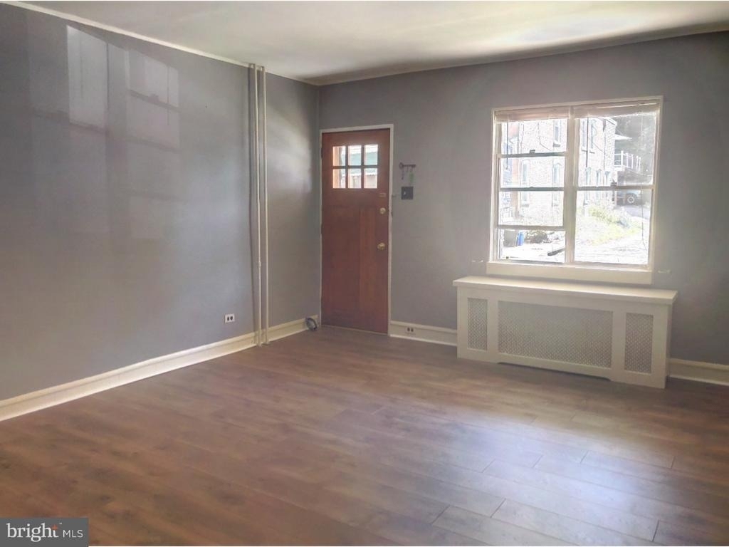 306 Leverington Avenue - Photo 4