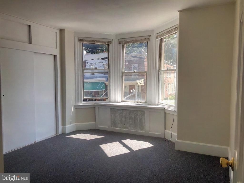 306 Leverington Avenue - Photo 10