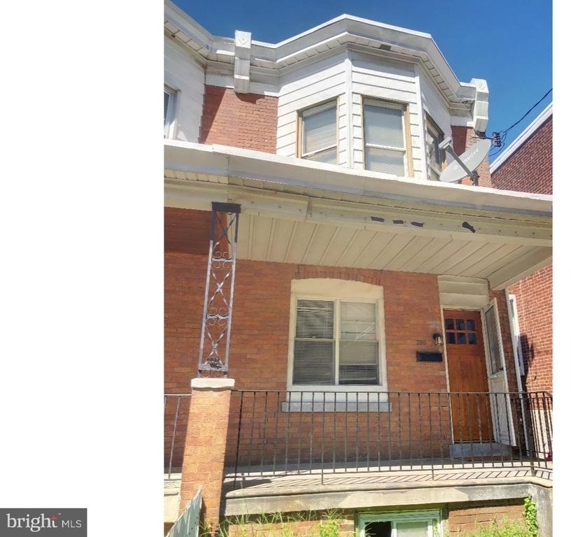 306 Leverington Avenue - Photo 0