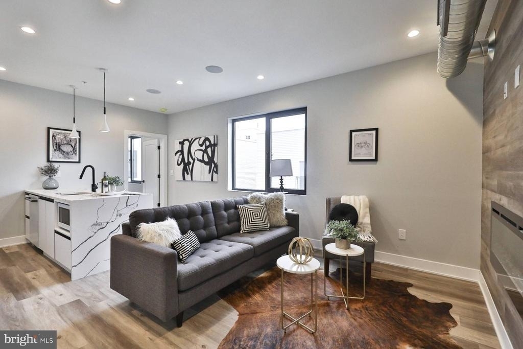 1612 Cambridge Street - Photo 2