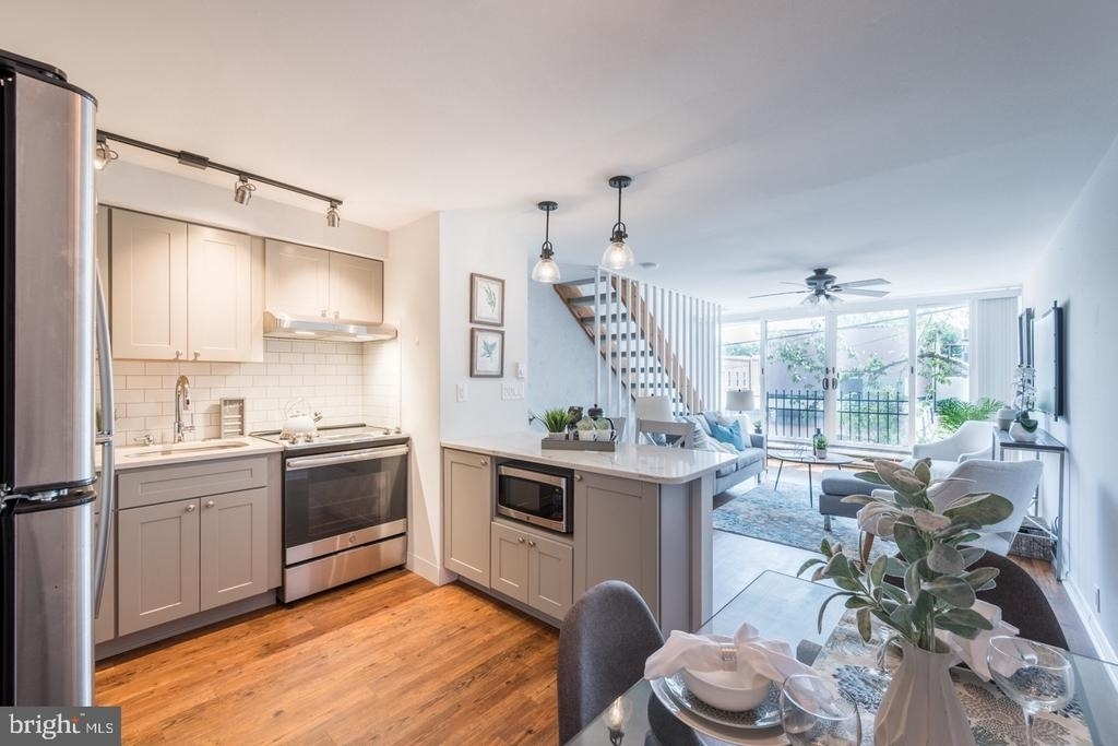 123 E Baker Street - Photo 2