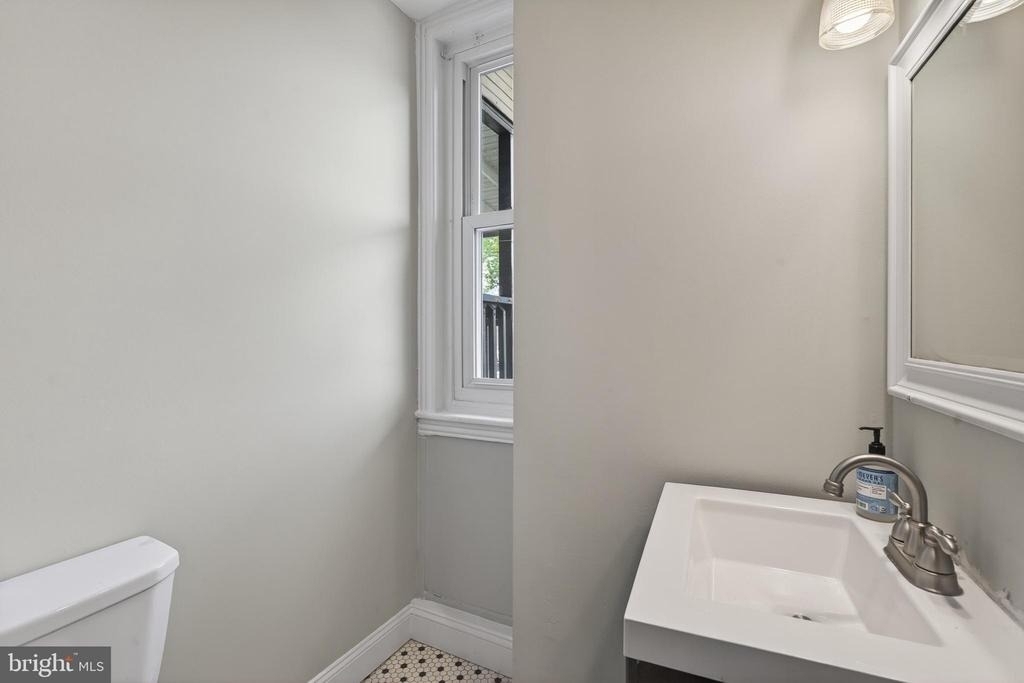 144 Gay Street - Photo 12