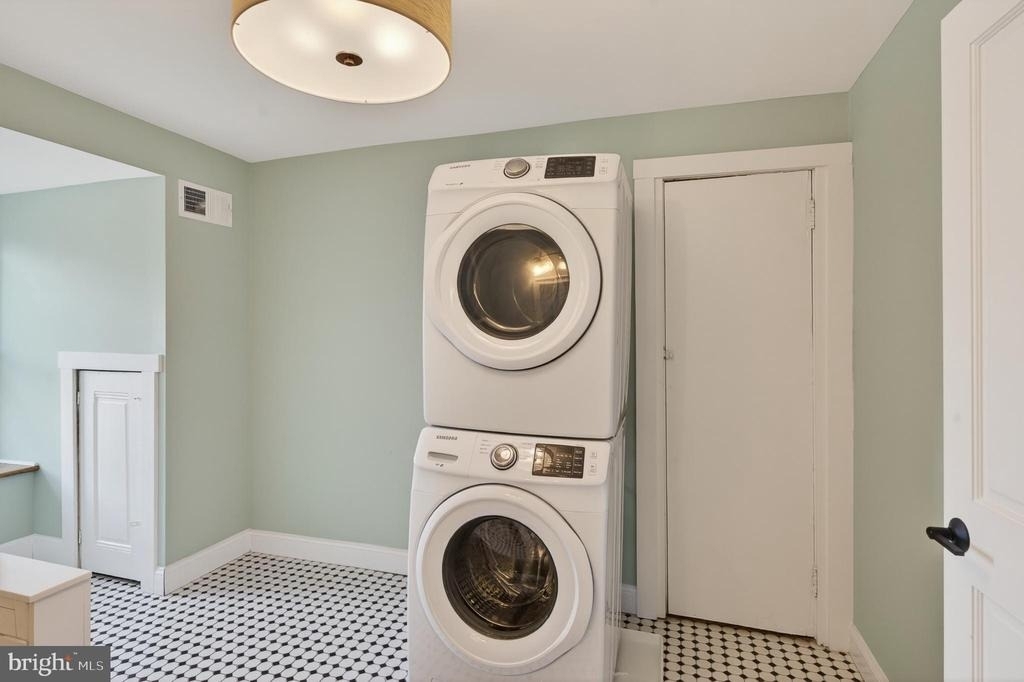 144 Gay Street - Photo 23