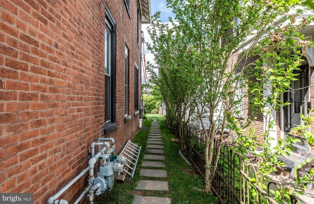 144 Gay Street - Photo 36