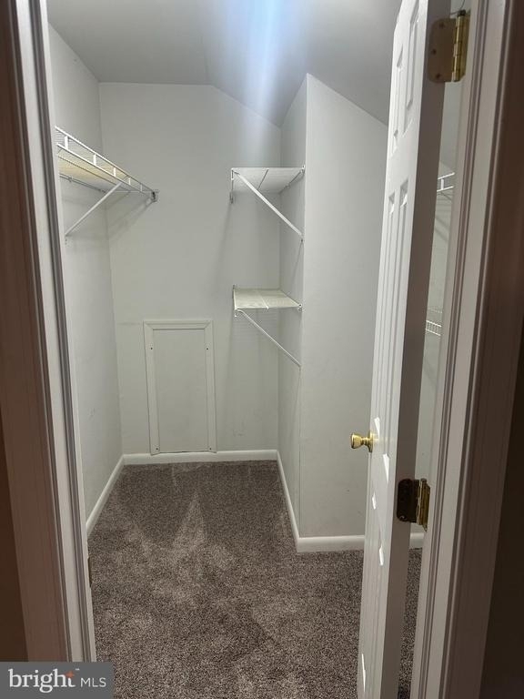 612 Yorkshire Court - Photo 18