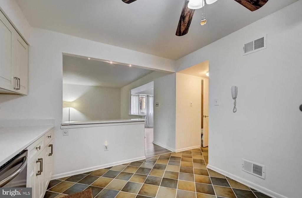5 Christopher Road - Photo 4