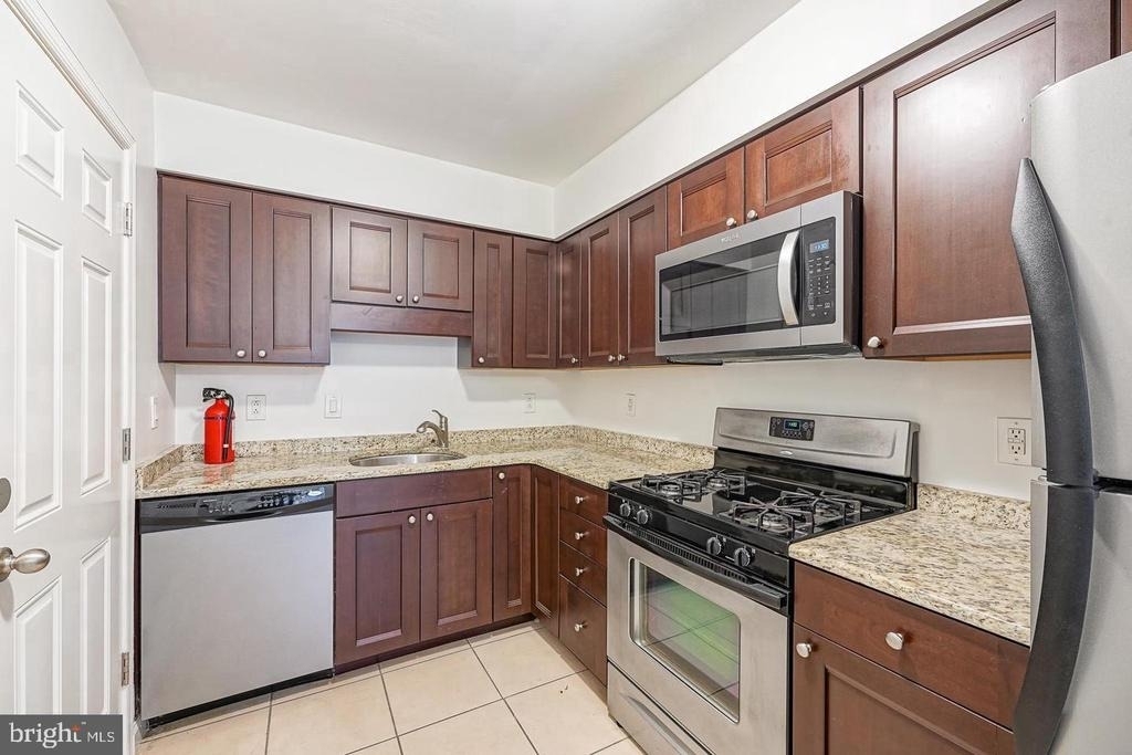 1051 Harbour Drive - Photo 10