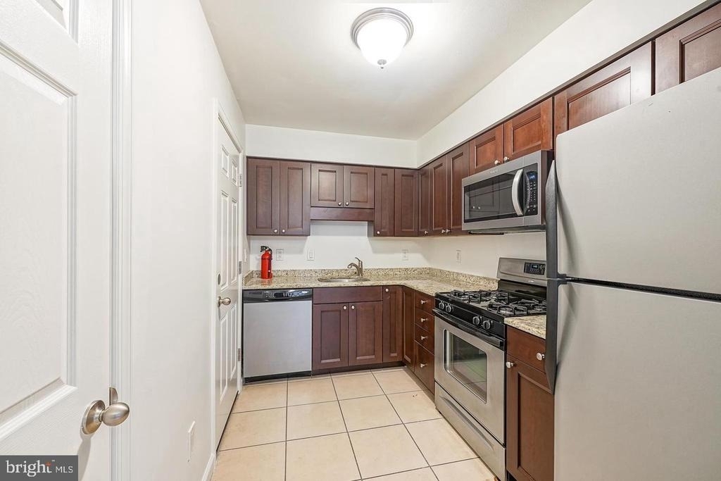 1051 Harbour Drive - Photo 11