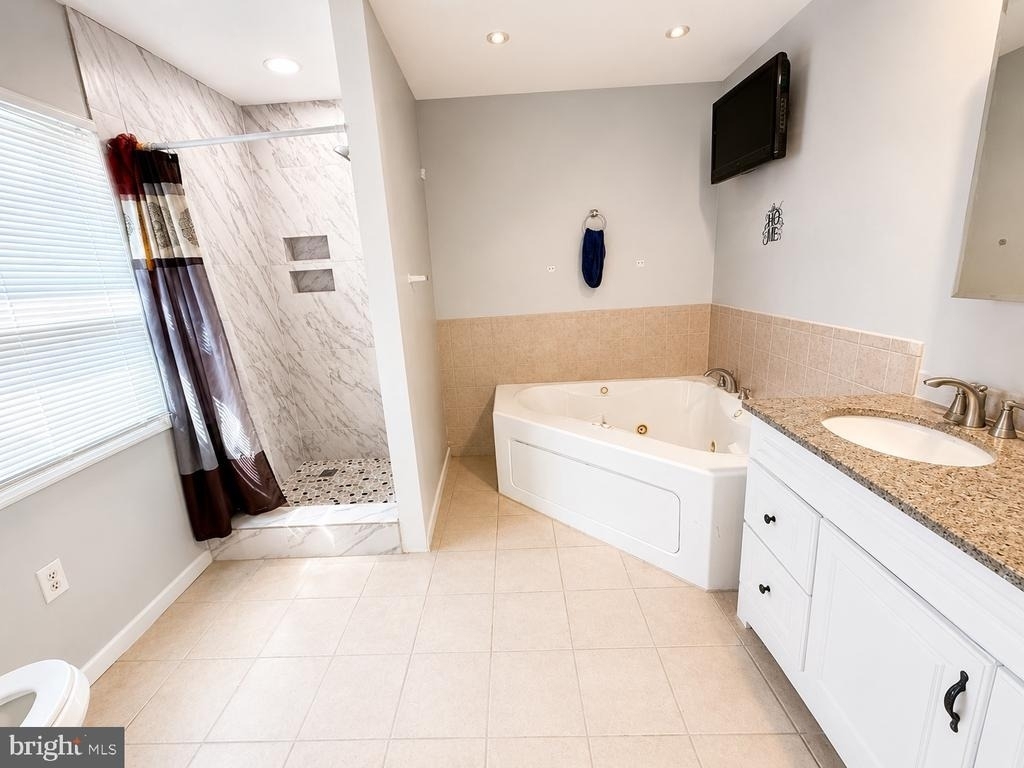 8503 Rockwell Drive - Photo 3