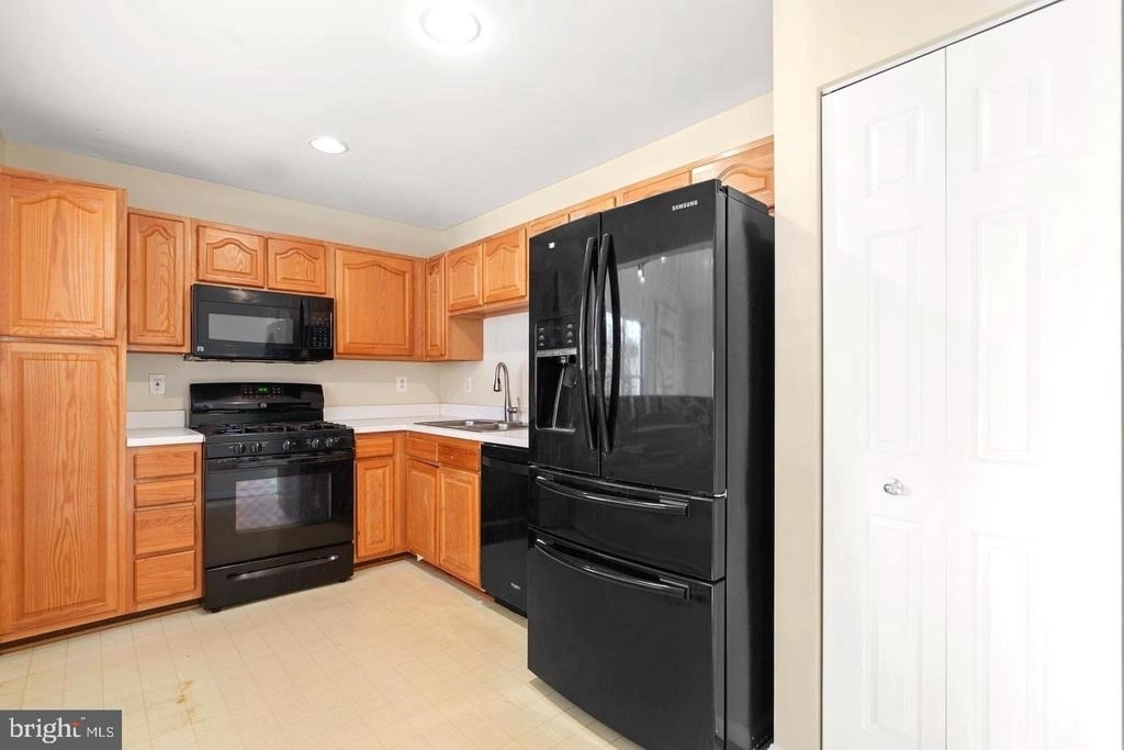 3937 Ettrick Court - Photo 5
