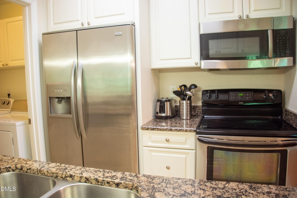 1010 Kingswood Drive - Photo 6