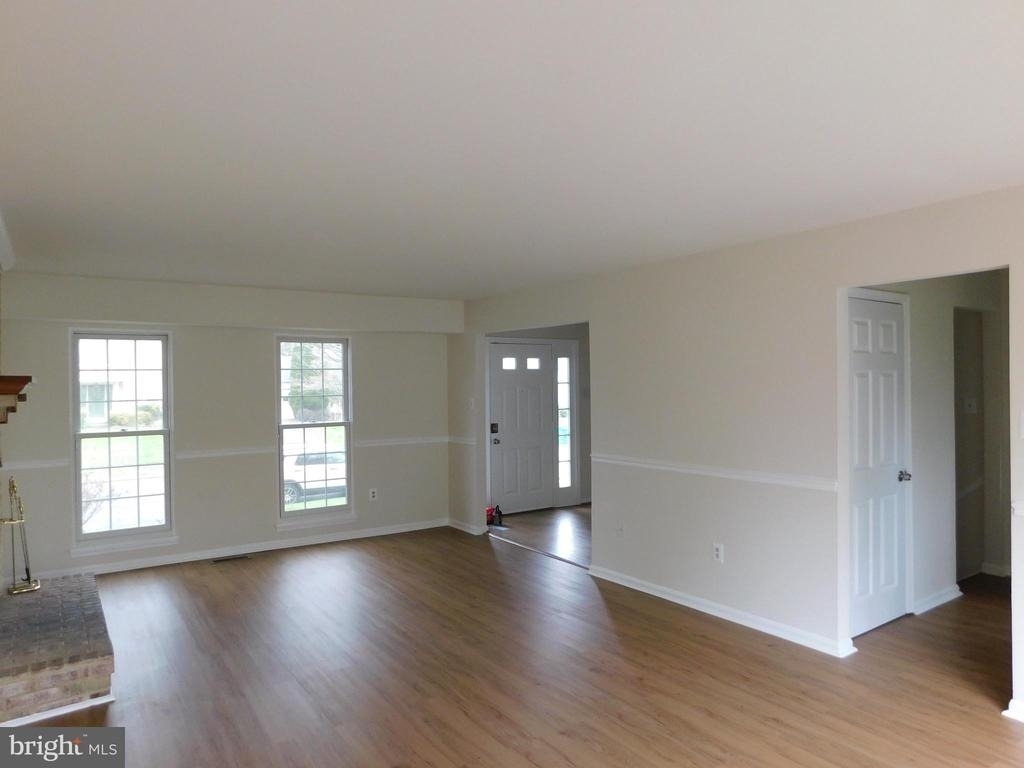 916 Pointer Ridge Drive - Photo 10