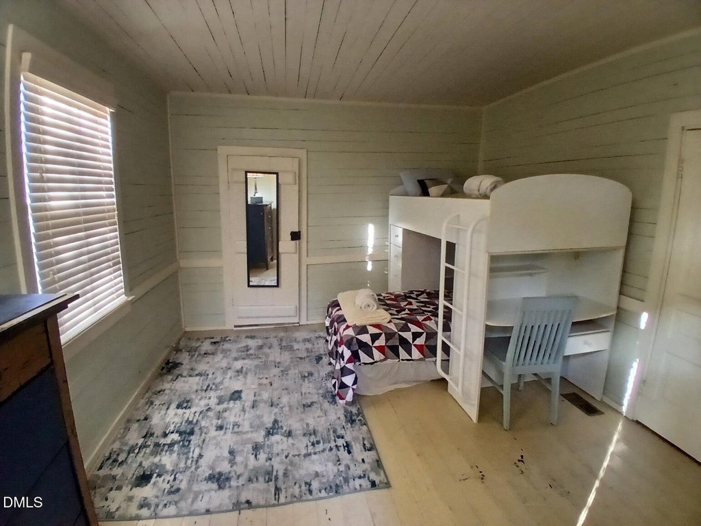 1920 Kelly Road - Photo 18