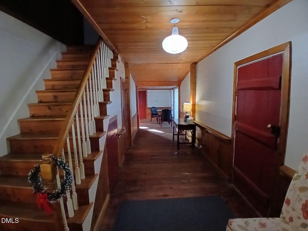 1920 Kelly Road - Photo 10