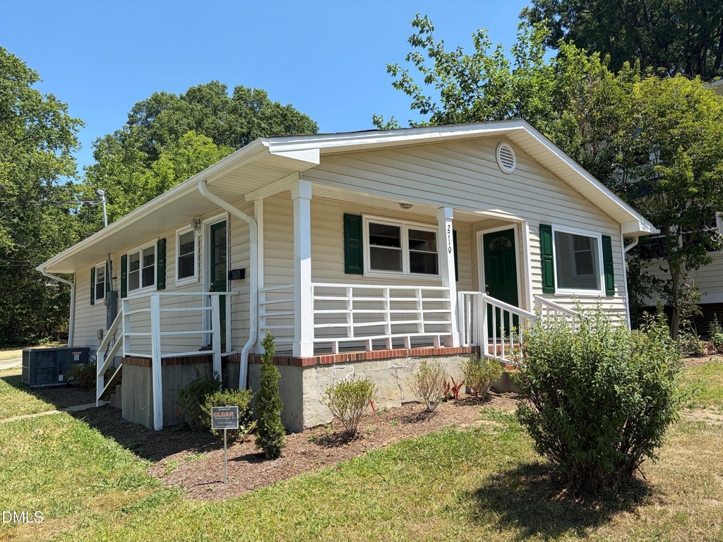 2710 Lawndale Avenue - Photo 0