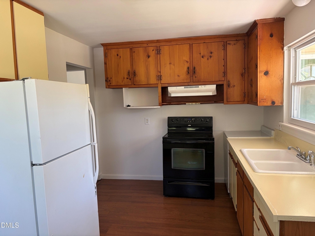 2710 Lawndale Avenue - Photo 2