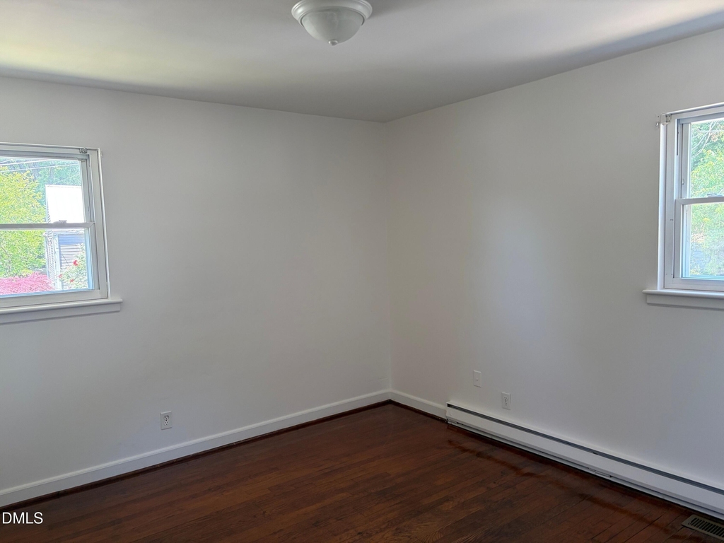 2710 Lawndale Avenue - Photo 4