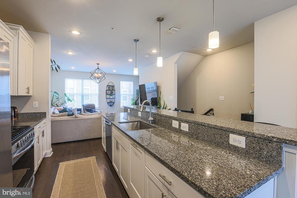 7104 Druce Way - Photo 5