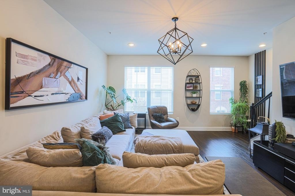 7104 Druce Way - Photo 9