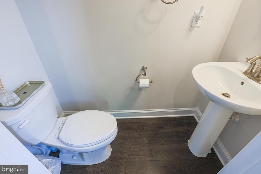7104 Druce Way - Photo 3