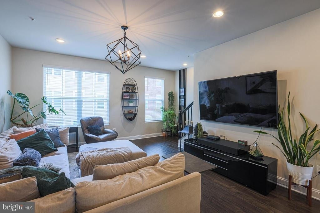 7104 Druce Way - Photo 10