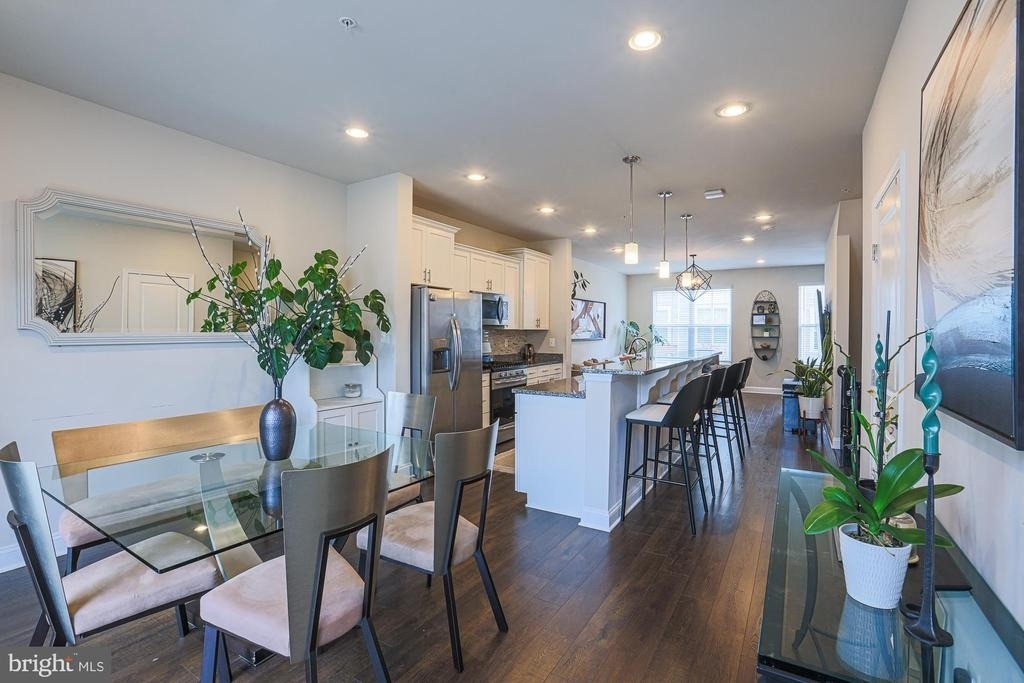 7104 Druce Way - Photo 4