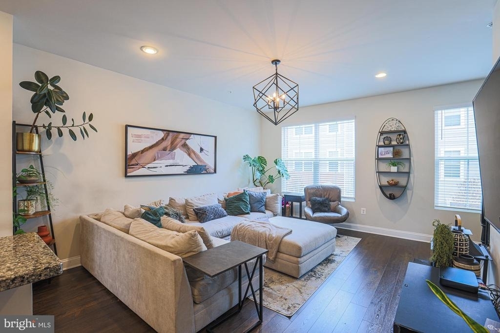 7104 Druce Way - Photo 8