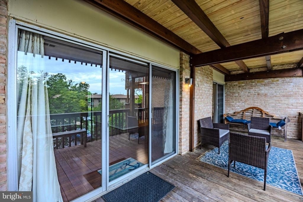 755 Fairview Avenue - Photo 3
