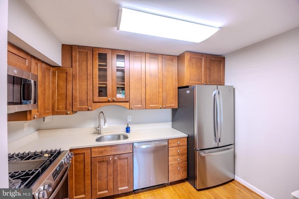 755 Fairview Avenue - Photo 7