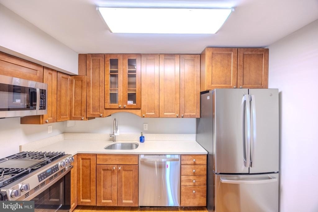 755 Fairview Avenue - Photo 4