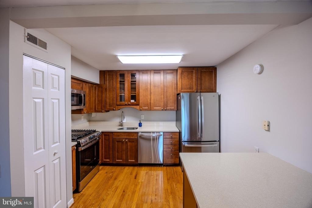 755 Fairview Avenue - Photo 6