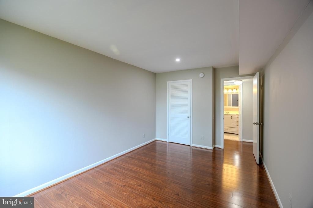 755 Fairview Avenue - Photo 9