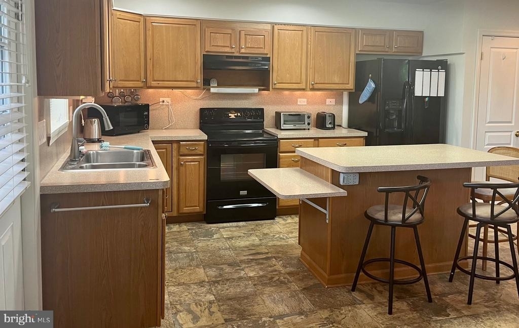 870 Broadfield Dr - Photo 9