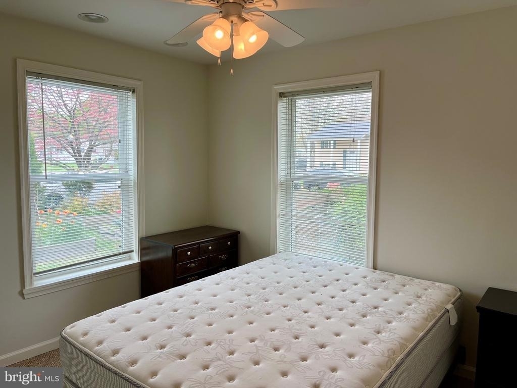 870 Broadfield Dr - Photo 8