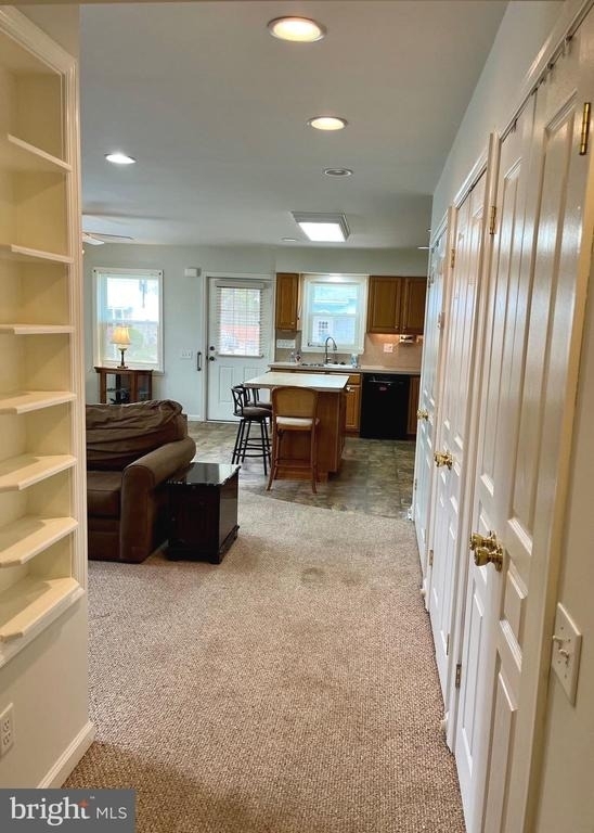870 Broadfield Dr - Photo 5