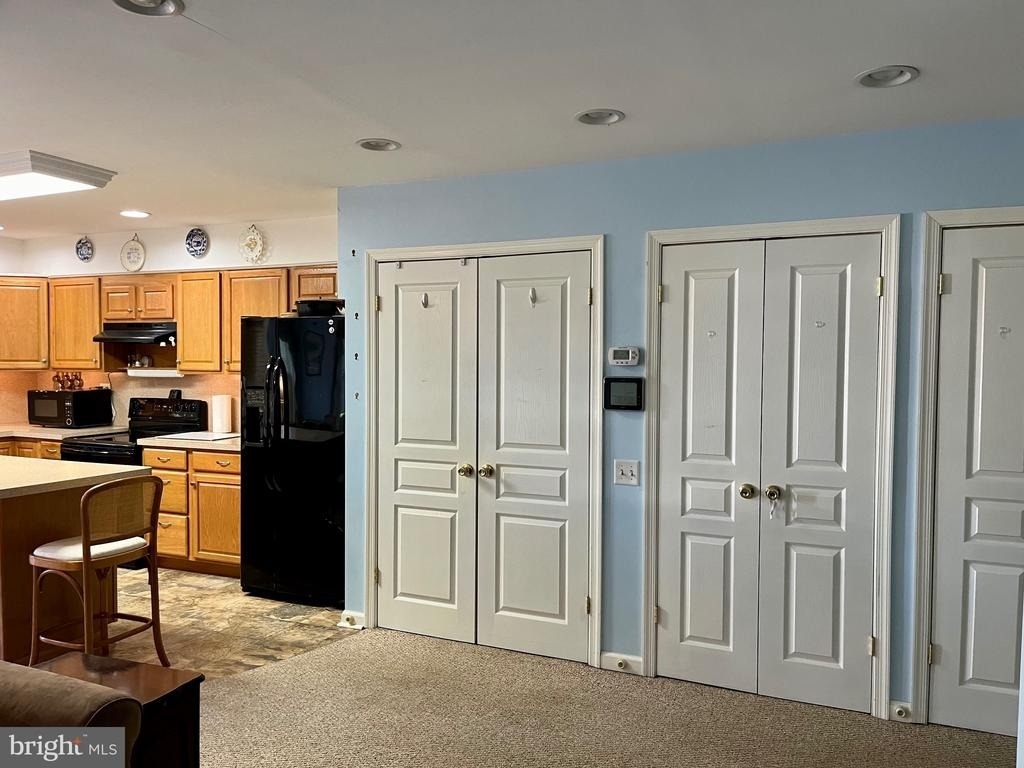 870 Broadfield Dr - Photo 4