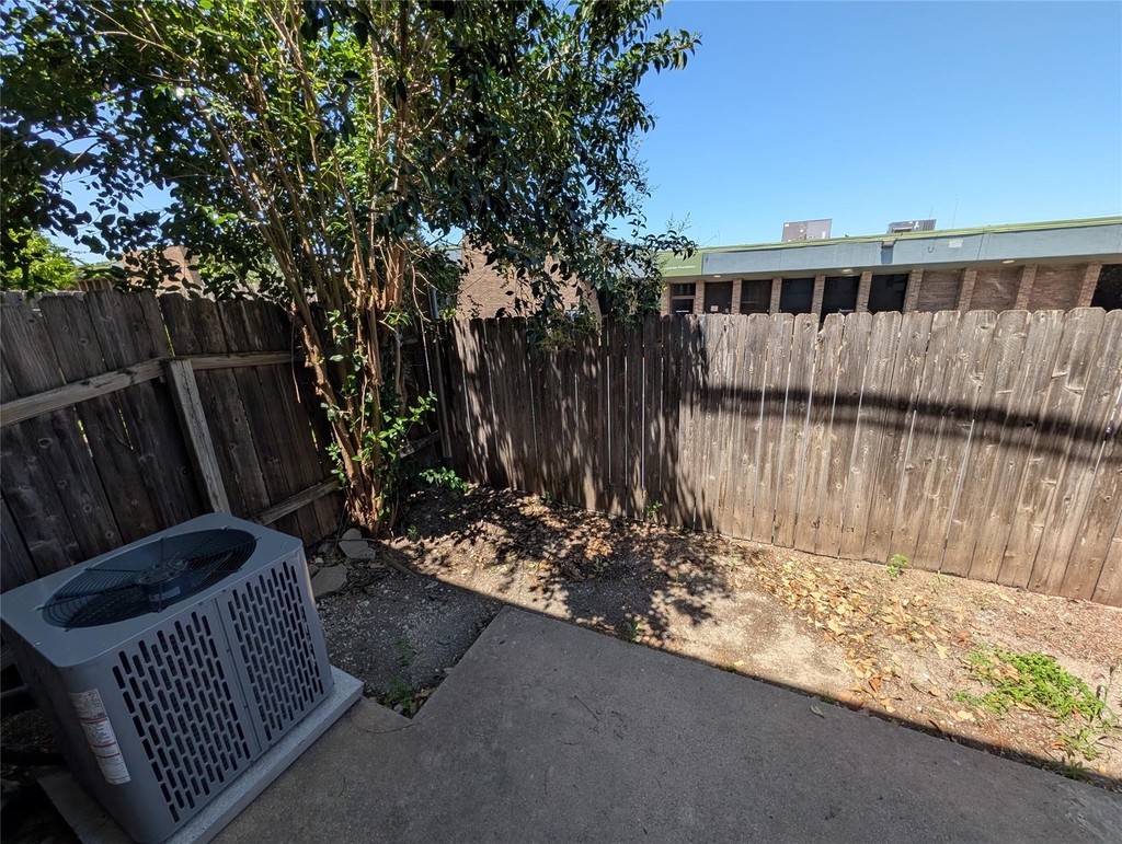 7800 Northcrest Blvd - Photo 27