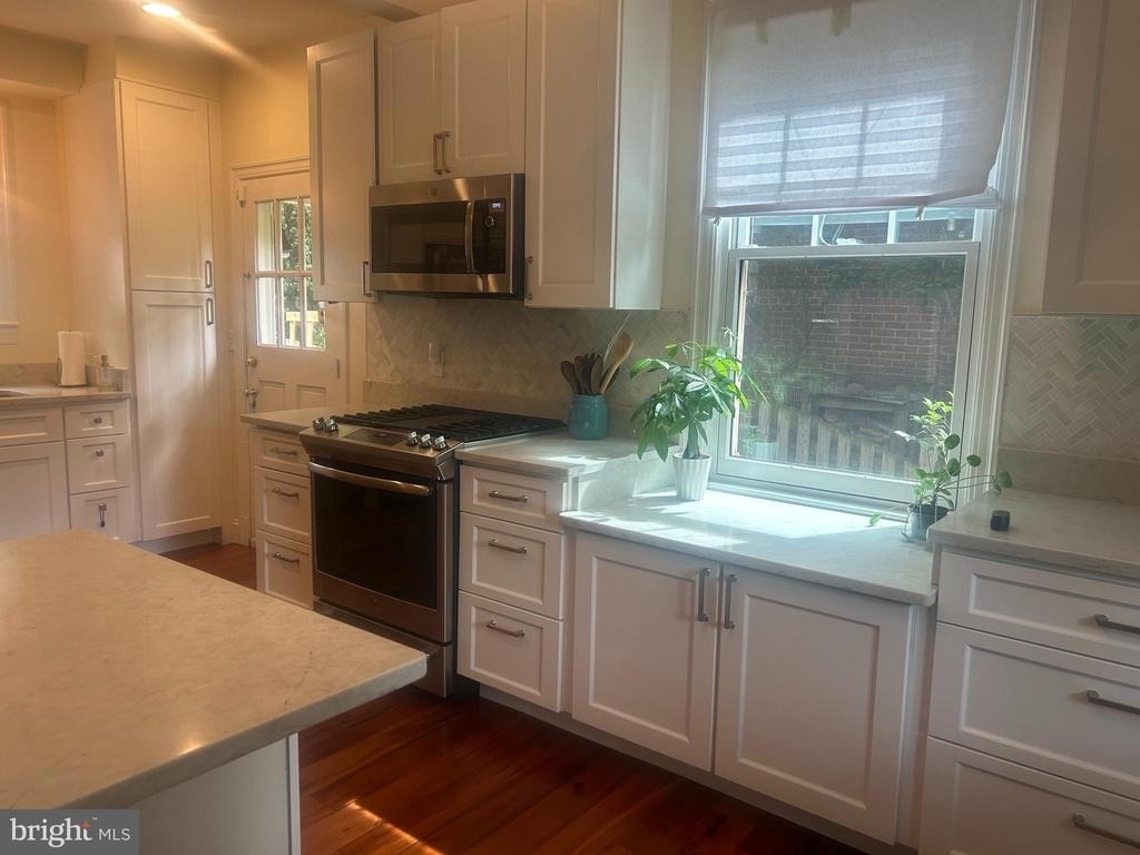 4825 Butterworth Place Nw - Photo 6