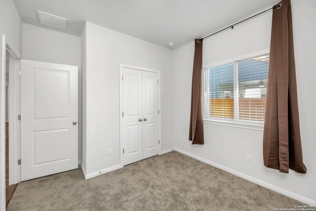 1121 Esplanade Pkwy - Photo 8