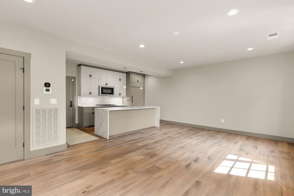 3220 Grace Street Nw - Photo 10