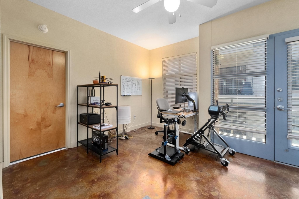 711 W 26th St - Photo 21