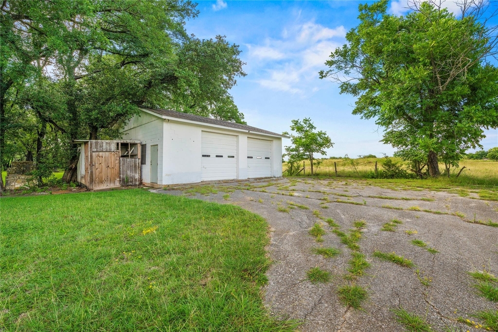 700 Shanklin Rd - Photo 35