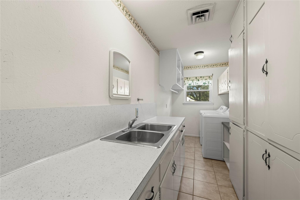700 Shanklin Rd - Photo 15