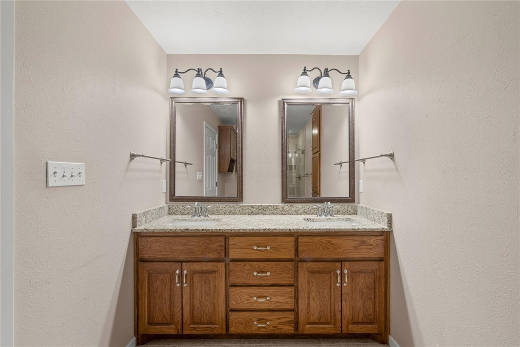 700 Shanklin Rd - Photo 21