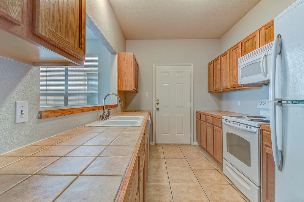 126 Sandstone Dr - Photo 9