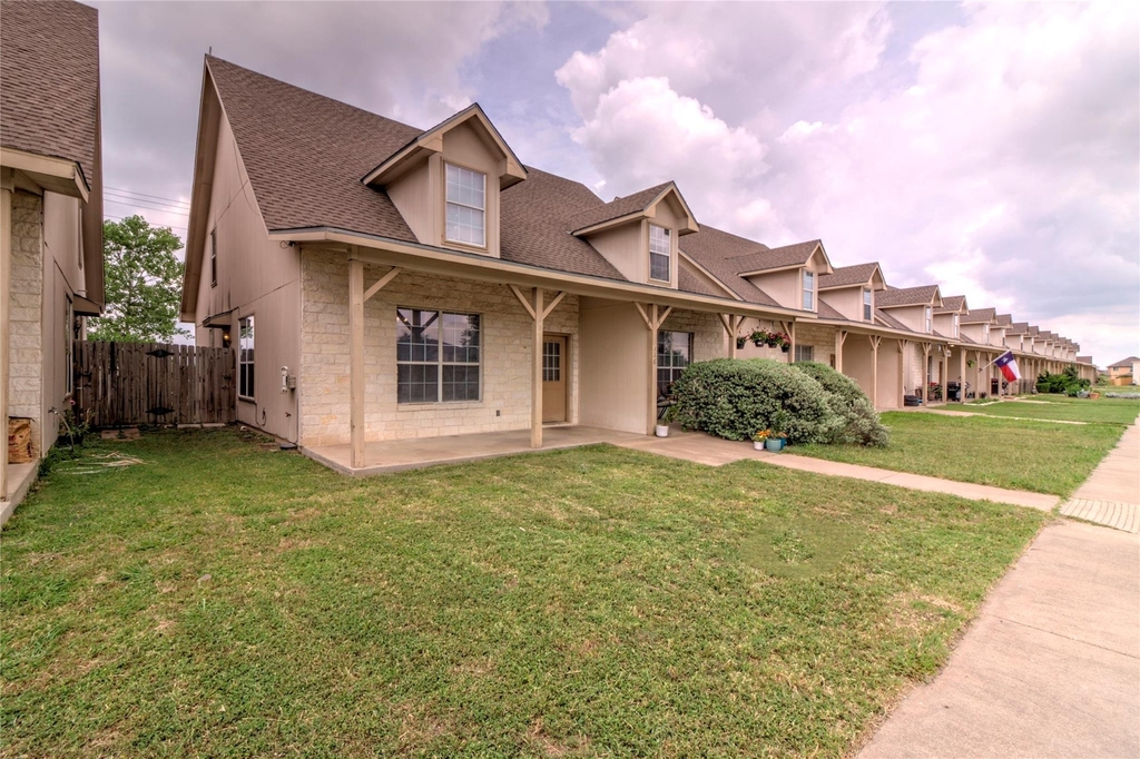 126 Sandstone Dr - Photo 1
