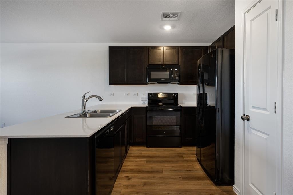 1131 Largemouth Ln - Photo 1